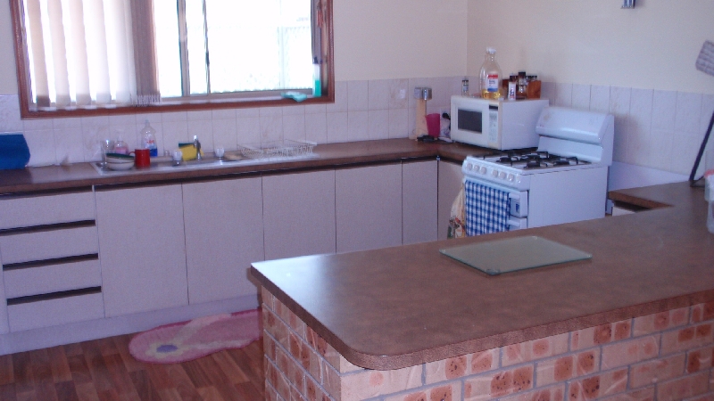 NEW TO MARKET! Picture 3