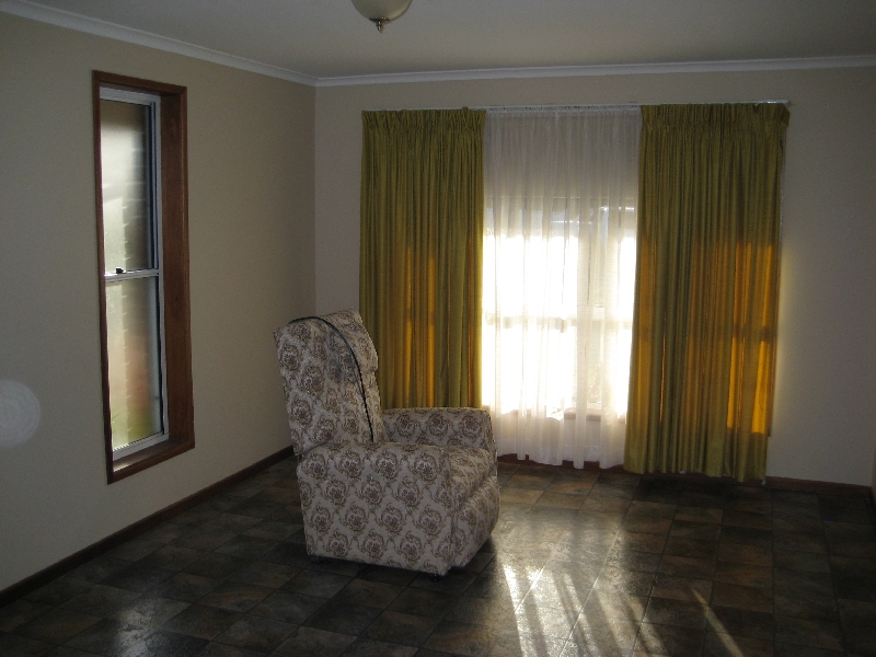 ELEVATED POSITION Picture 2