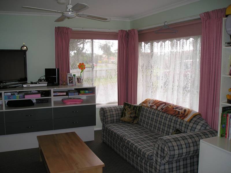 FAMILY LIVING or INVESTMENT... Picture 2