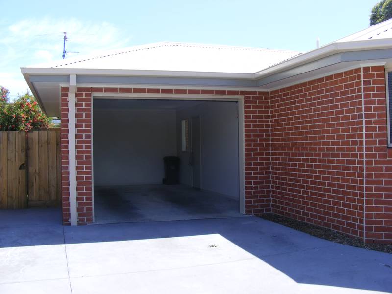 Near new unit!! Picture 3