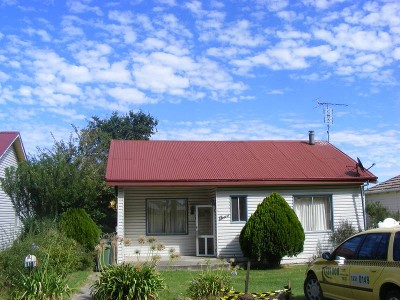 Spacious 2 bedroom Home Great Price!! Picture
