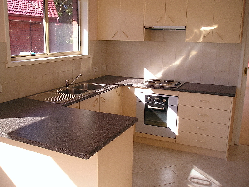 Stylish 2 Bedroom Unit Picture 2