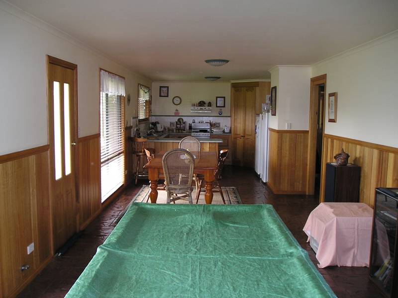 Home on 4 Acres. Picture 2