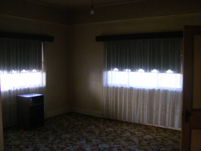 Land Galore!! 1300sqm Picture 2