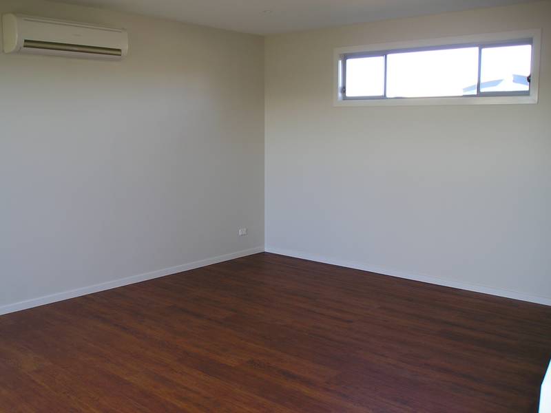 Brand New Town House Picture 3