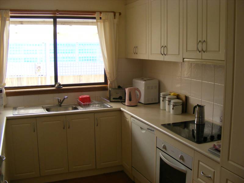 Low maintenance Brick veneer. Picture 3