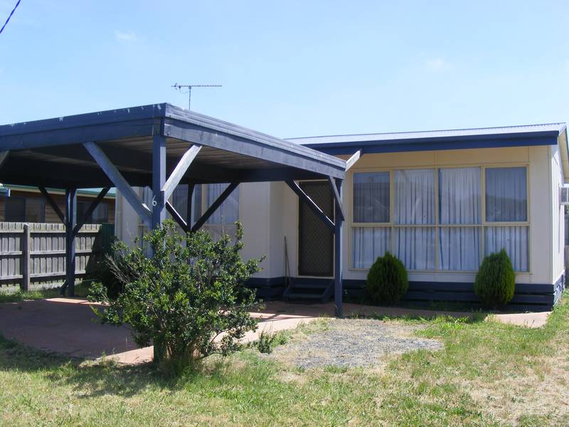 Fully furnish 3 bedroom home Picture 1