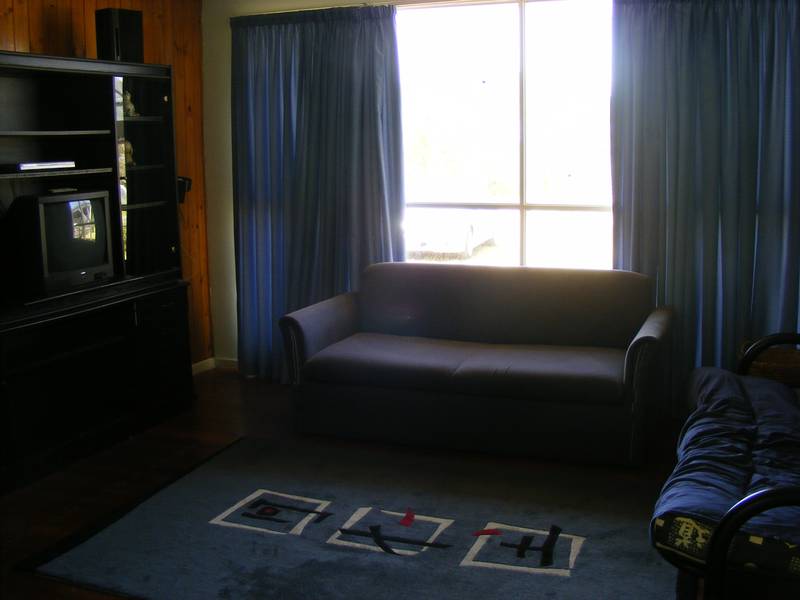 Fully furnish 3 bedroom home Picture 2