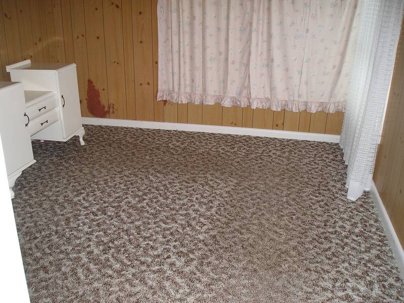 2 Bedrooms Picture 3