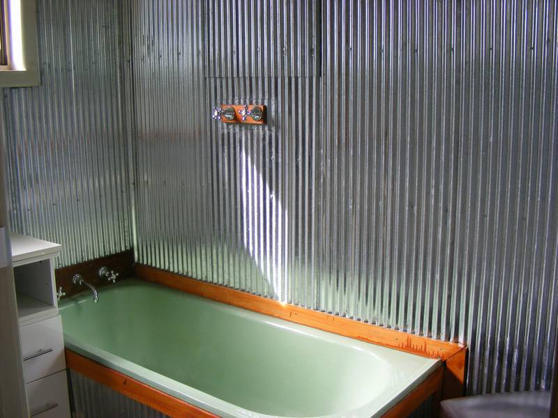 Fully Fernished 2 bedroom Home. Picture 2