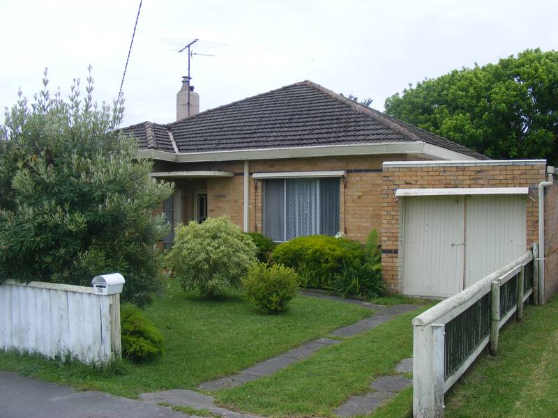 Location plus Presentation! Picture 1