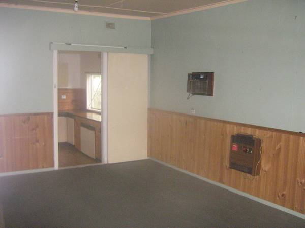 2 Bedrooms - Close to everything Picture