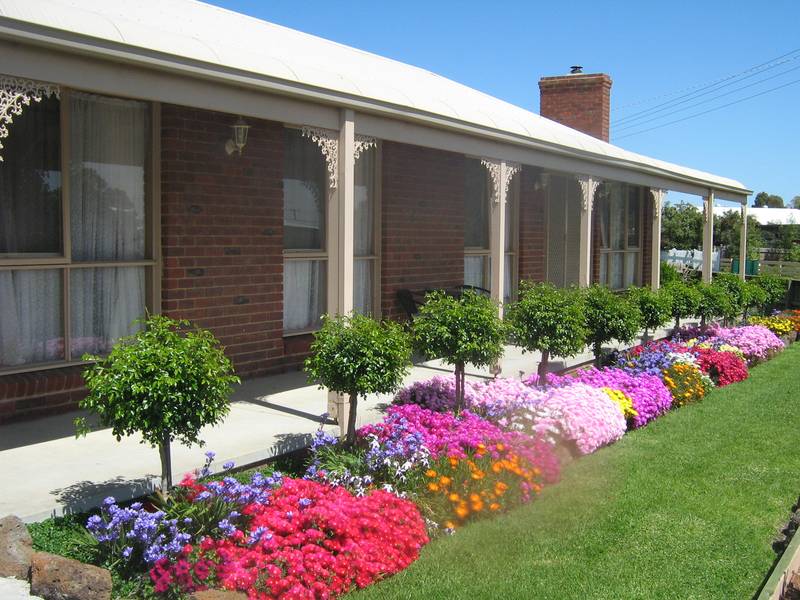 Unique and Well Maintained Picture