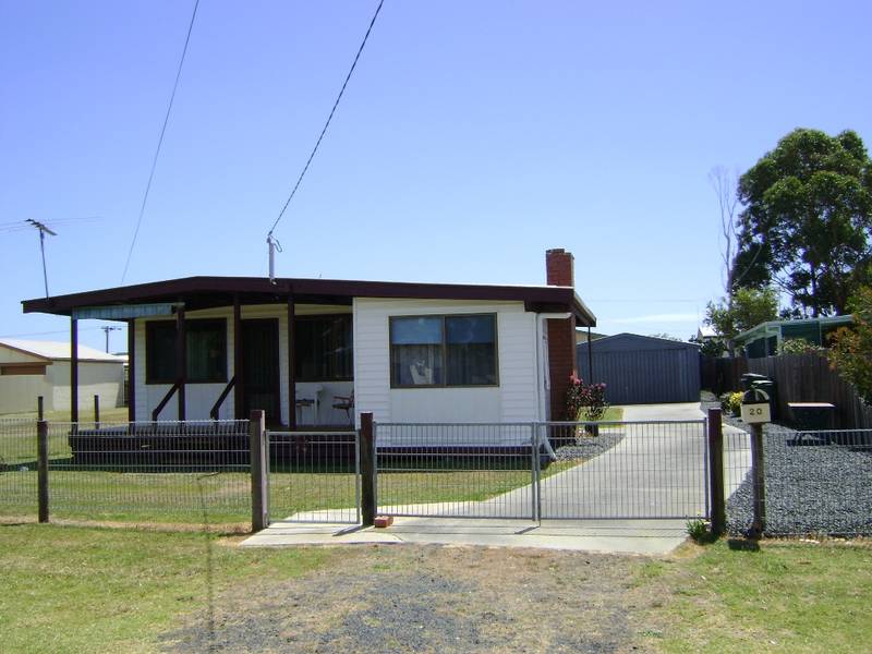 Coastal Cottage Under $180,000 Picture 3