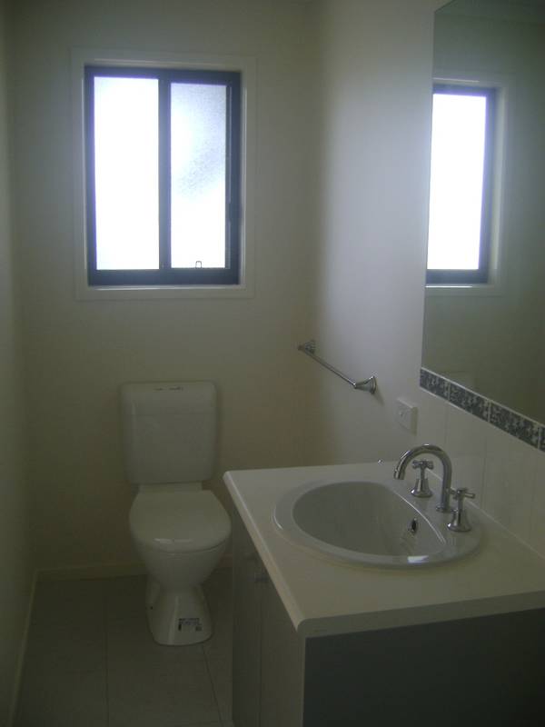 Beautiful Spil Level Home Picture 3