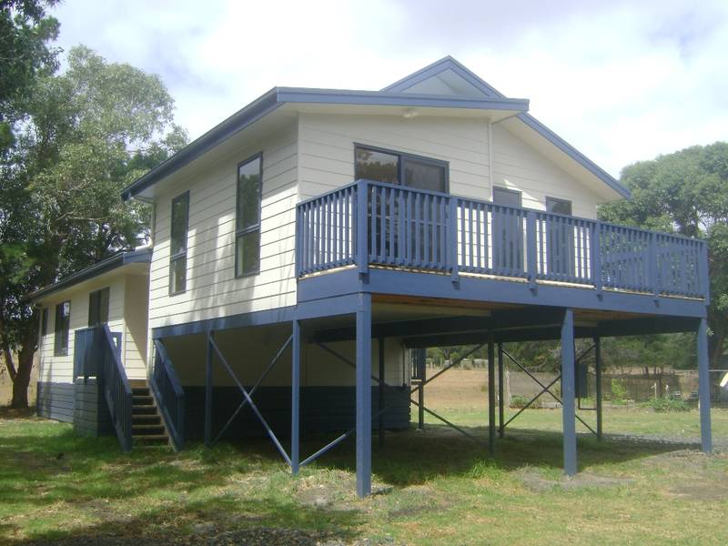 Beautiful Spil Level Home Picture 1