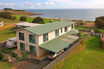Holiday Rental on the Foreshore!! Can sleep up to 20 adults.. Picture