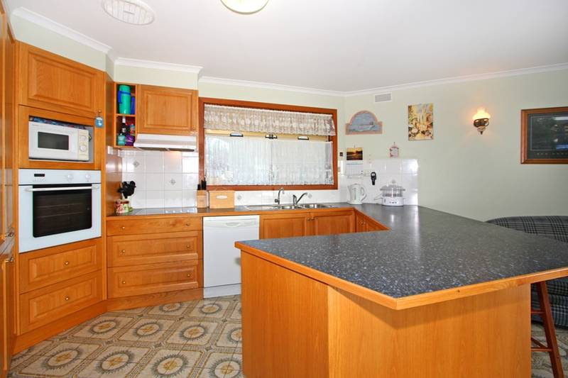 Holiday Rental on the Foreshore!! Can sleep up to 20 adults.. Picture 2