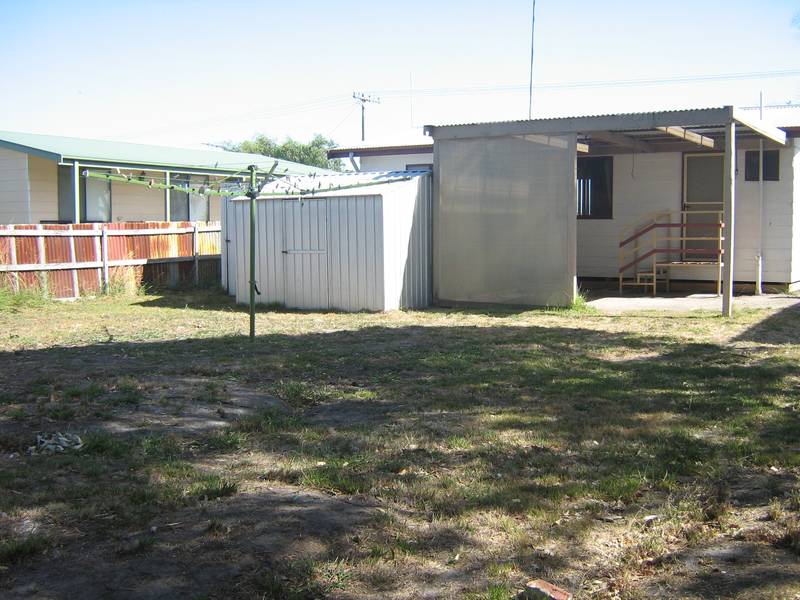 Comfy Two Bedrooms Picture 3