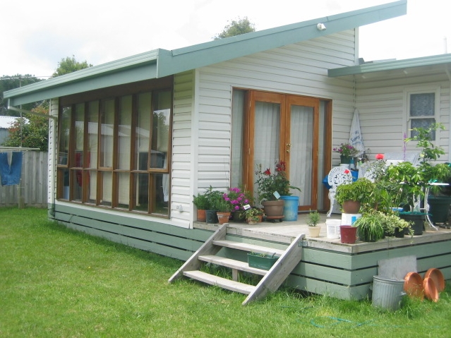 Well presented 3 bedroom home Picture 3