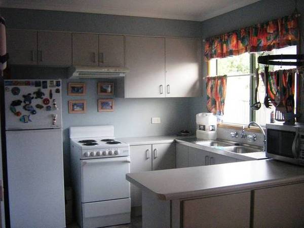 Well presented three bedroom home Picture 3