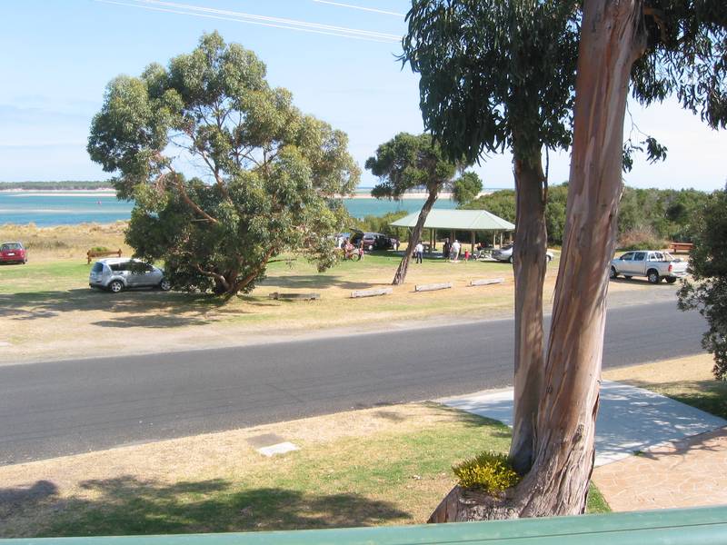 Front Row Seats! Picture 2