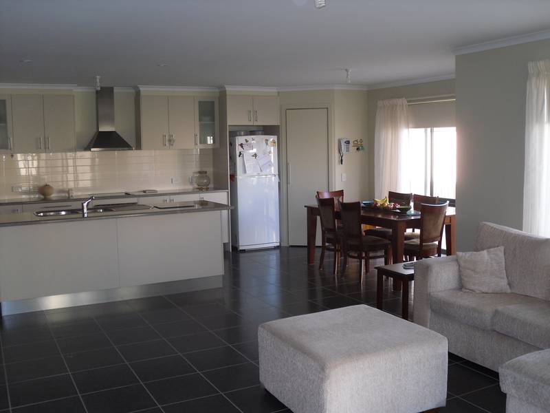 Reverse Cycle Air Condtioner Picture 3