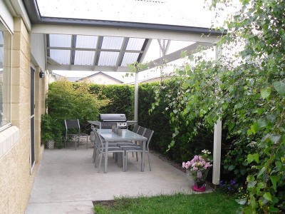 Large Family 3 bedroom home- Fully Furnished! Picture Large Family 3 bedroom home- Fully Furnished! Picture