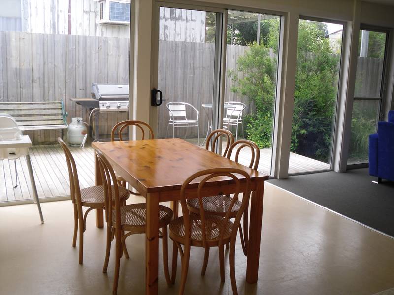 House Size Unit for Rent! Picture 3