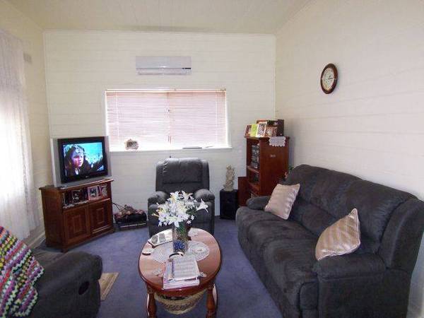 Cute Central Cottage. Picture 2