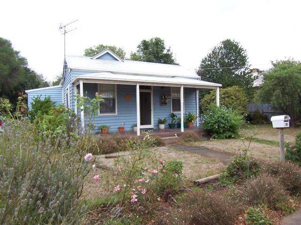 Cute Central Cottage. Picture 1