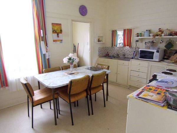 Cute Central Cottage. Picture 3