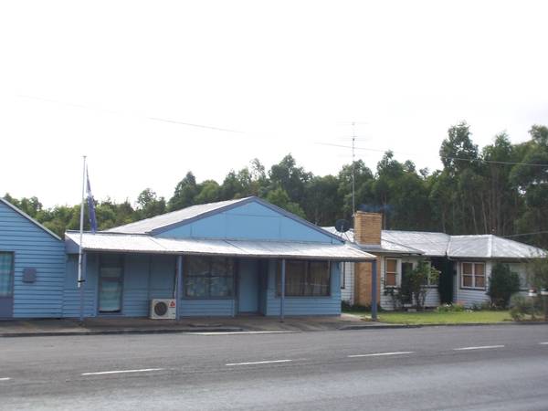 Family Home on 7 Acres. Picture 1