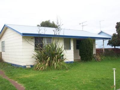 3 bedroom Home on large block Picture