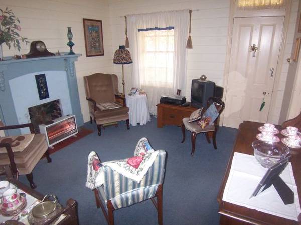 Make this delightful cottage yours today! Picture 3