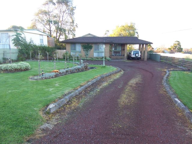 Delightfully Renovated Family Home Picture 2