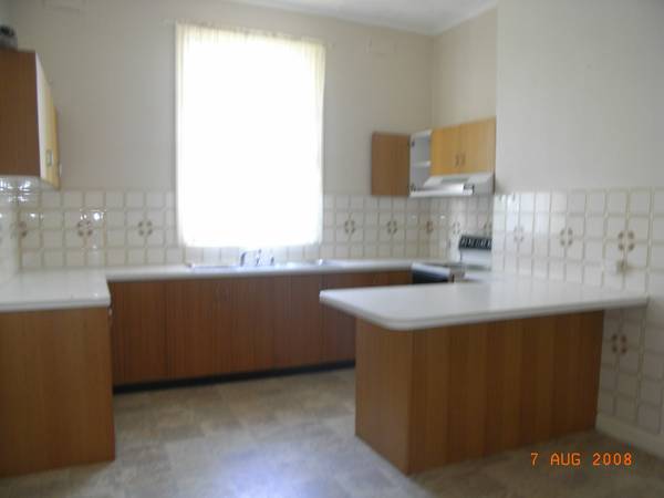 Enjoy a summers evening on the Balcony. Picture 2