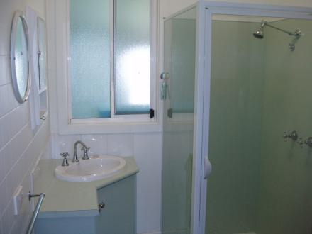 Lovely, neat and tidy 2 Bedroom Home. Picture 2