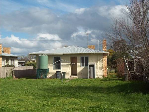 Great Investment Opportunity or First Home Picture Great Investment Opportunity or First Home Picture