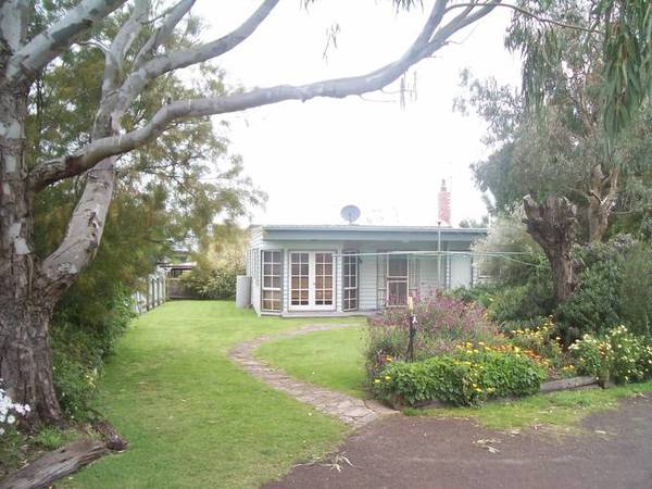 Country Cottage - $155 per week Picture Country Cottage - $155 per week Picture