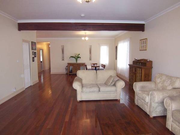 Immaculately Presented Spacious Home Picture