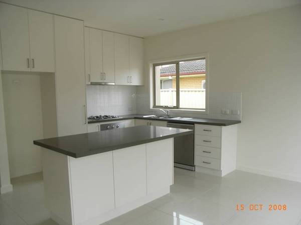 New 3 Bedroom Townhouse Picture 1