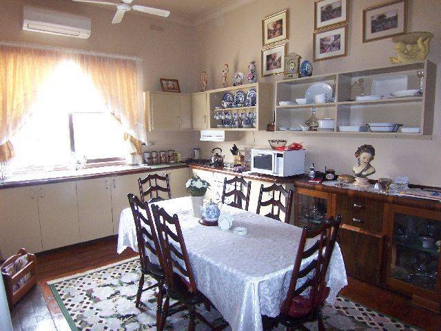 PRICE REDUCED - VENDOR SAYS SELL!!!!! Picture 3