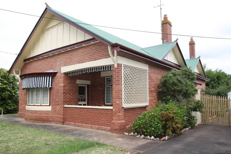 Period Style Centrally Located Picture 1