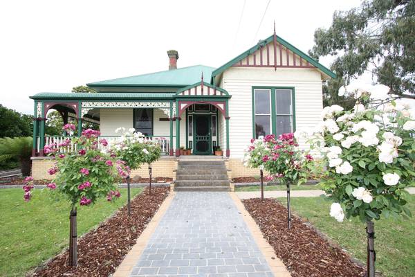 Family Home On Spacious Block Picture 2