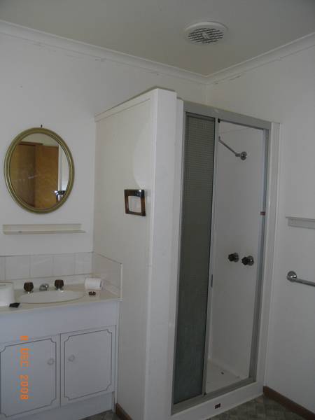 One bedroom unit. With or without 5 Acre's. Picture 3