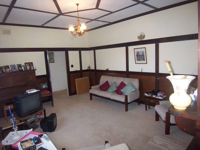 Classic Australian Bungalow Picture 3