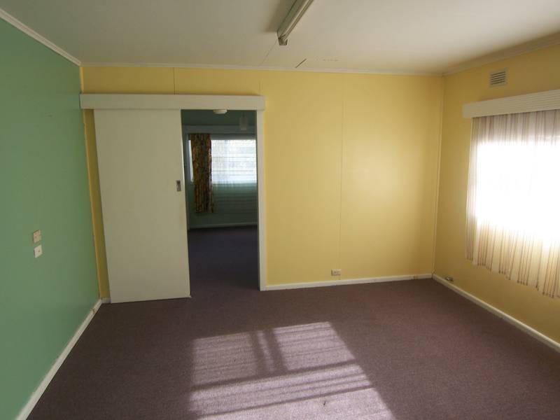 Neat & Affordable One Bedroom unit Picture 2