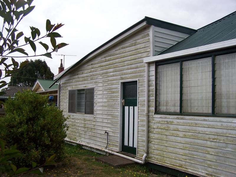 Neat & Affordable One Bedroom unit Picture 1