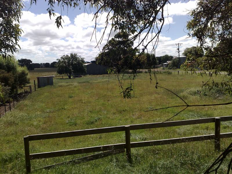 Prime Location - Unlimited Possibilities Picture 2